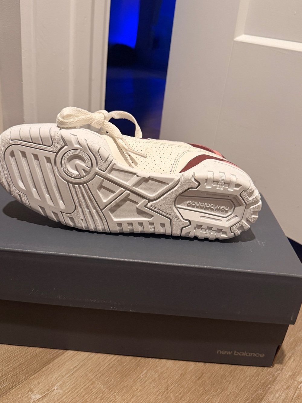 New Balance 550 Cream, Rose and Maroon Leather Trainer - Picture 2 of 2